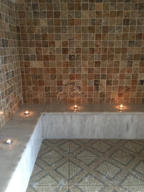 Appart'hotel Et Essentiel Spa Guest house