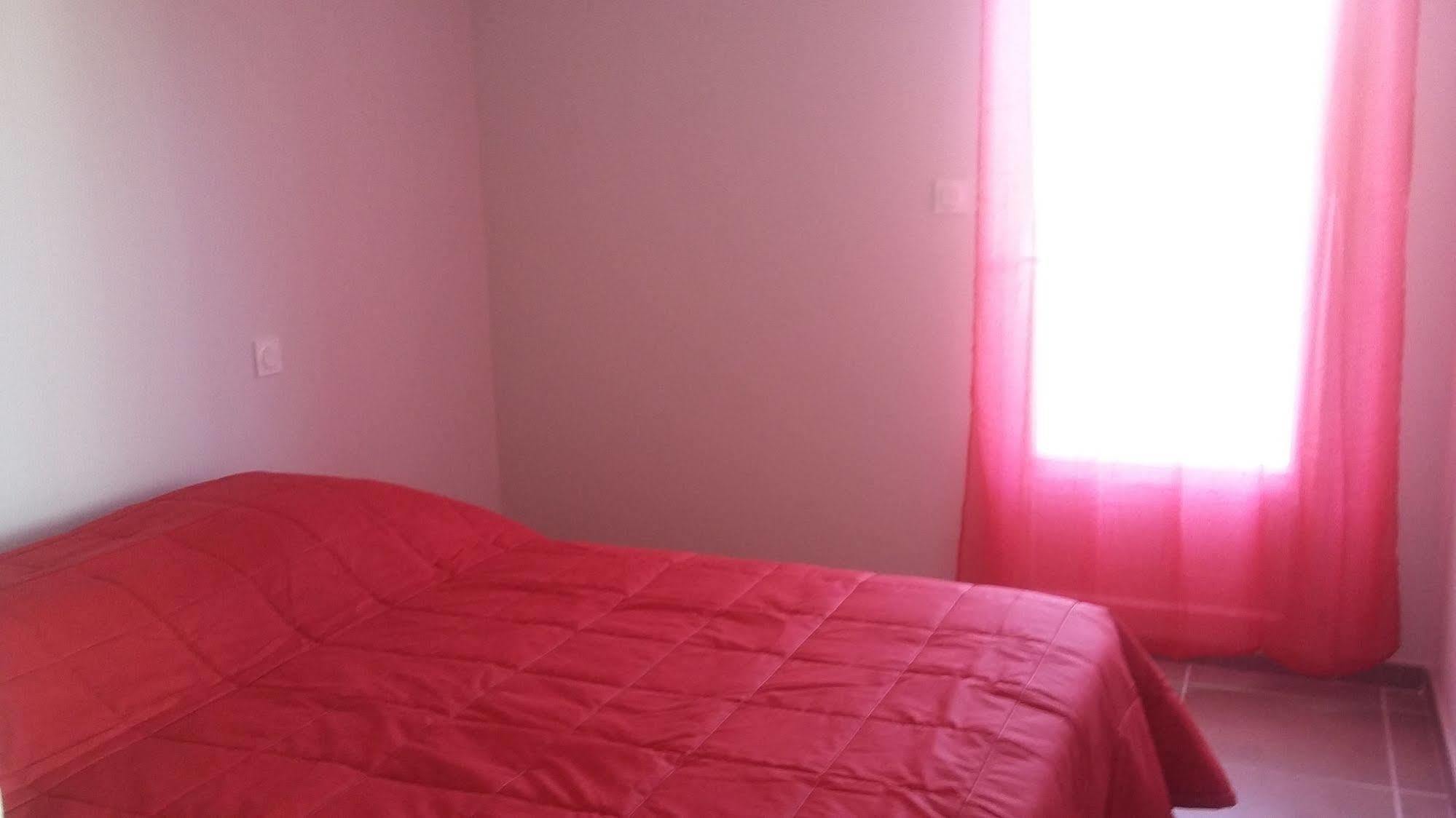 Appart'hotel Et Essentiel Spa Guest house