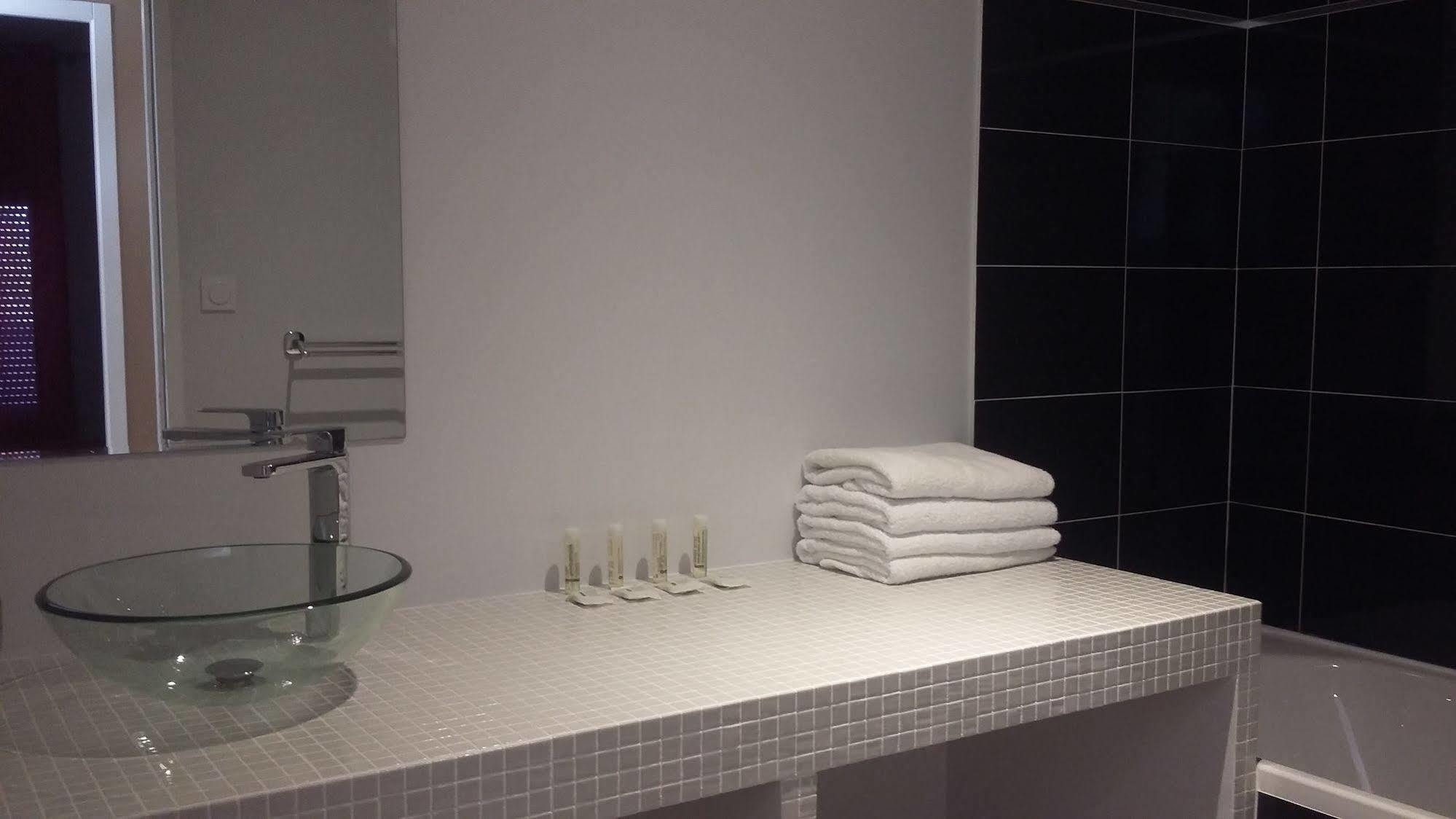 Appart'hotel Et Essentiel Spa Guest house *