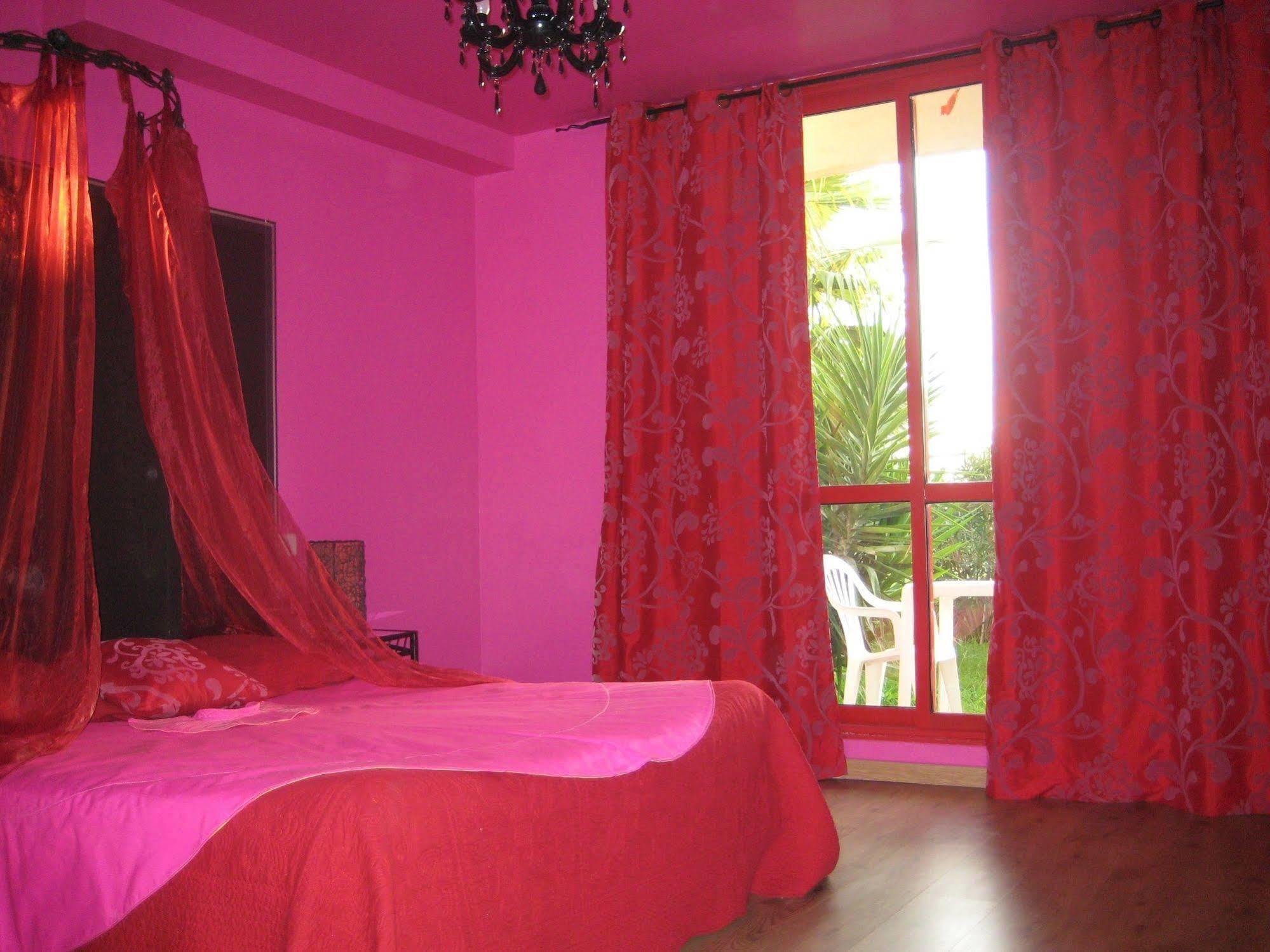 Guest house Appart'hotel Et Essentiel Spa Arles