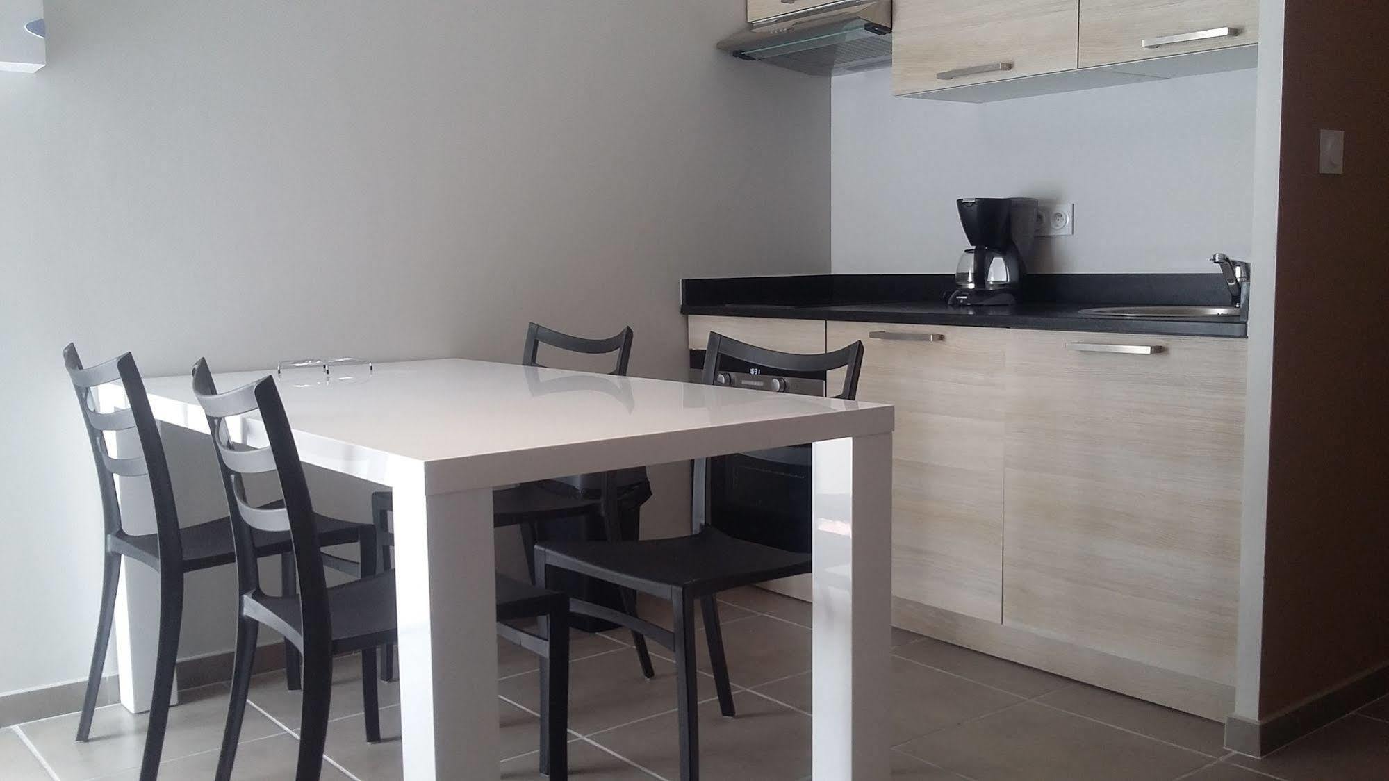 Guest house Appart'hotel Et Essentiel Spa Arles
